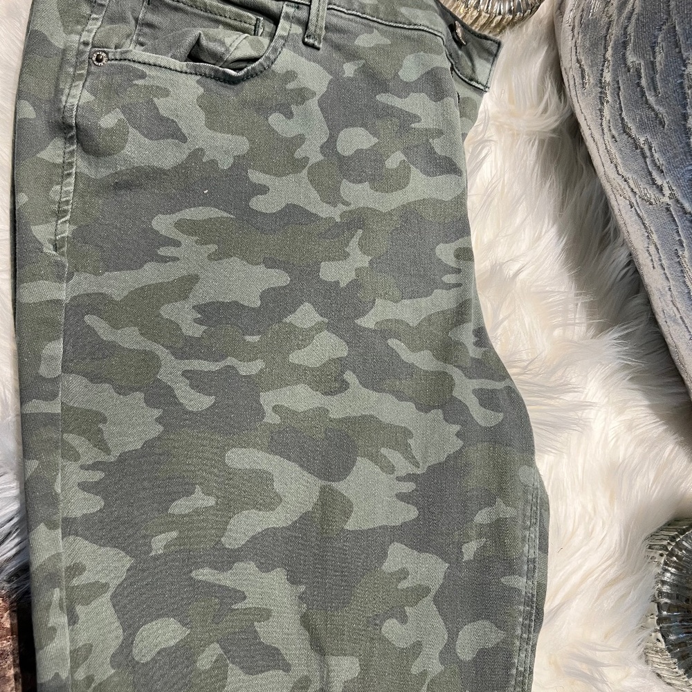 Camo
